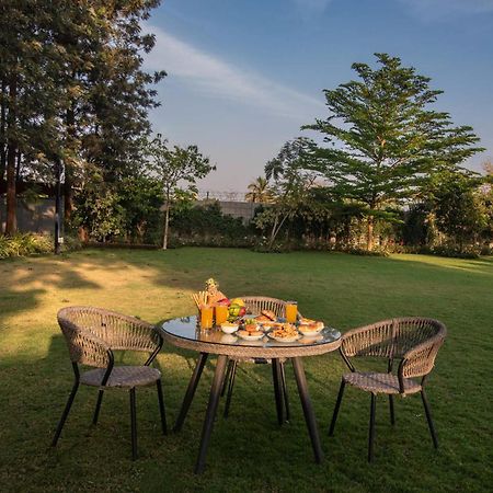 Stayvista'S Silver Grove - Serene Haven With Expansive Lawn & Terrace Nashik Zewnętrze zdjęcie