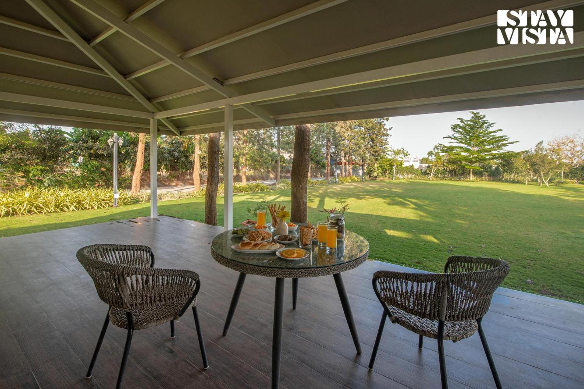 Stayvista'S Silver Grove - Serene Haven With Expansive Lawn & Terrace Nashik Zewnętrze zdjęcie