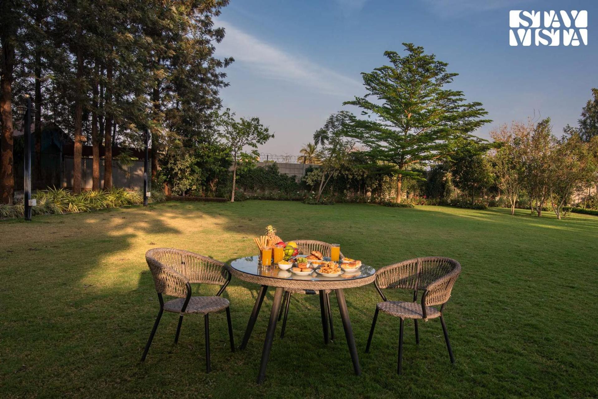 Stayvista'S Silver Grove - Serene Haven With Expansive Lawn & Terrace Nashik Zewnętrze zdjęcie