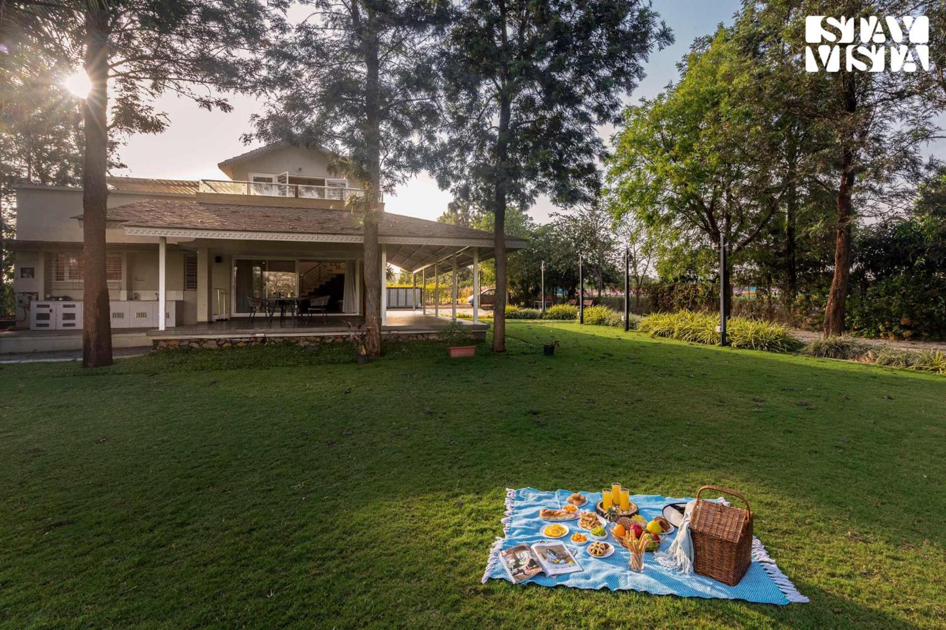 Stayvista'S Silver Grove - Serene Haven With Expansive Lawn & Terrace Nashik Zewnętrze zdjęcie